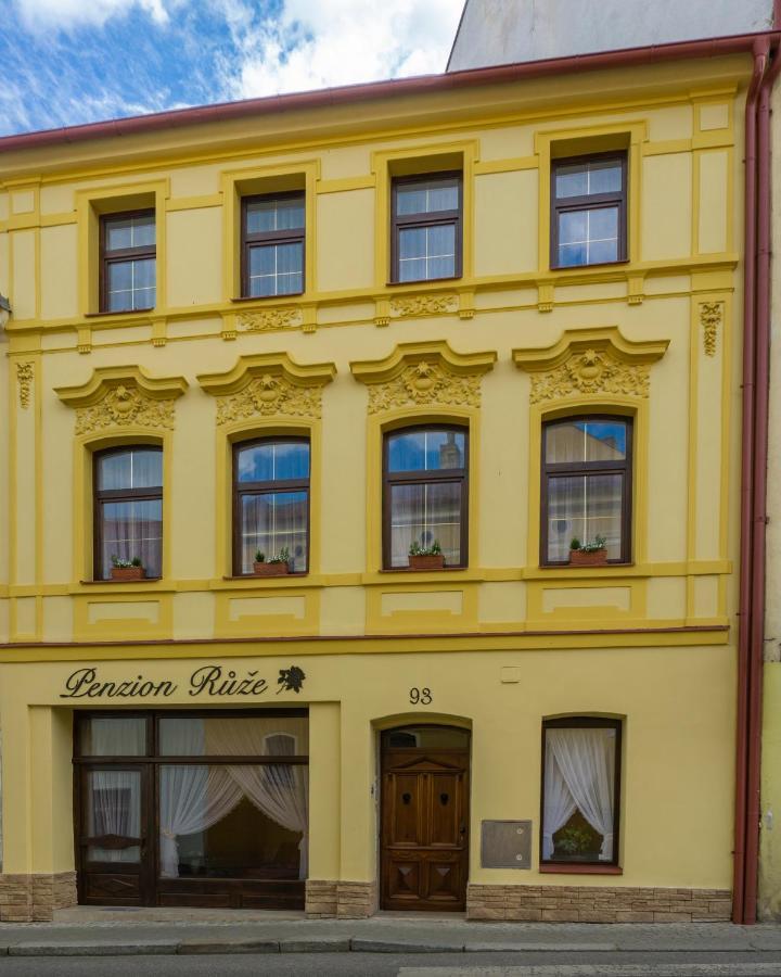 Benesov nad Ploucnici Penzion Ruze מראה חיצוני תמונה